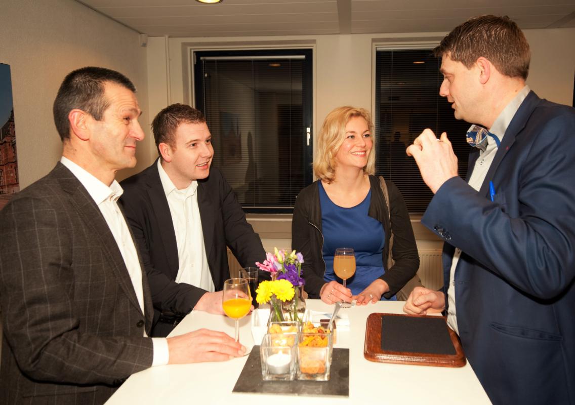 Tafelgoochelaar Mitch Durbank in Assen